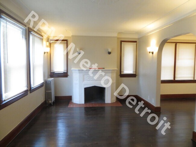 Building Photo - 5105 Grayton St