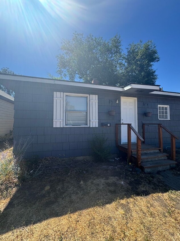Primary Photo - Pet-Friendly 1-Bedroom House