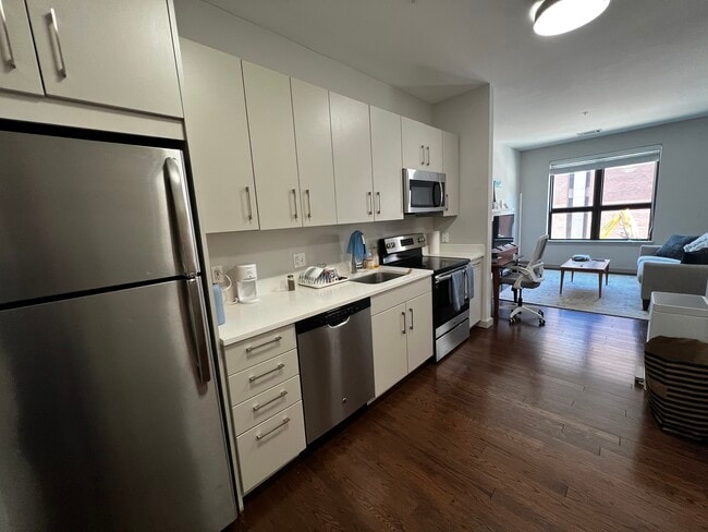 Building Photo - 44 Marion St