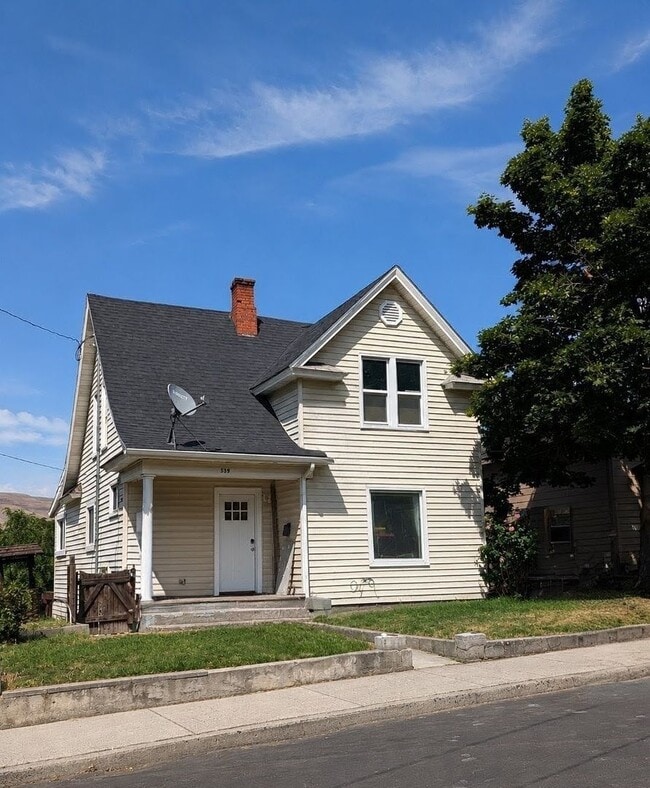 Building Photo - 539 Park St