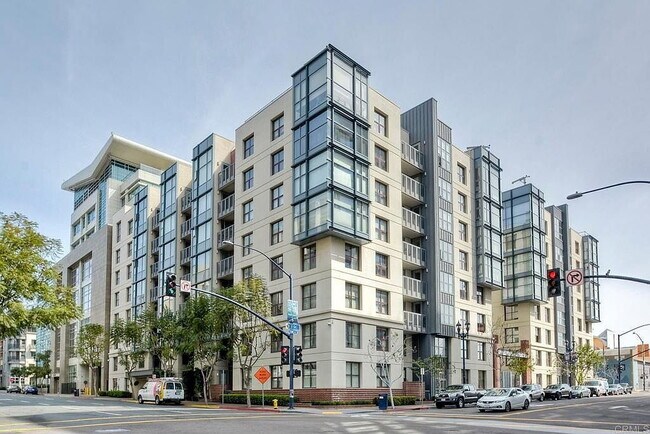 Building Photo - "Urban Oasis: Spacious 1-Bedroom with Granite  Finishes in Downtown San Diego"