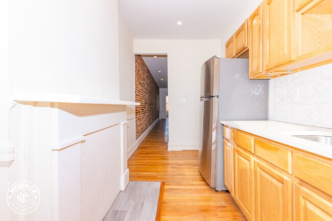 Building Photo - 1474 Fulton St