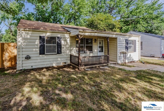 Building Photo - 3 Bedroom 1 bathroom House