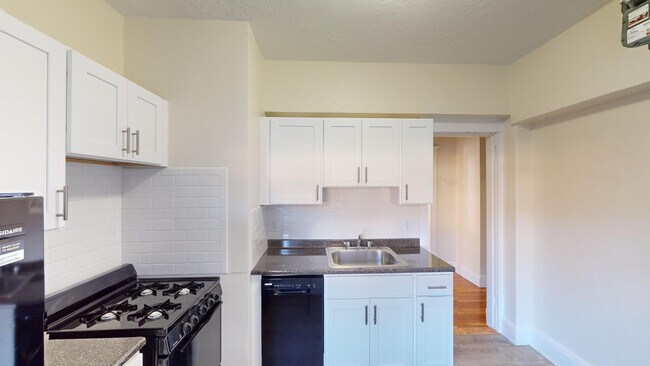 Foto del edificio - 1750 Commonwealth Ave