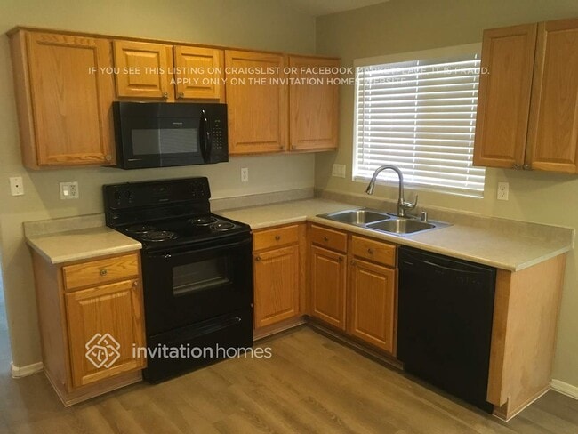 Building Photo - 2049 N 109th Ave