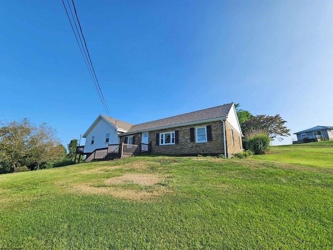 Building Photo - 2726 Stewartstown Rd
