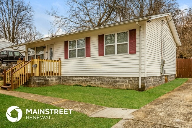 Building Photo - 5002 Seville Dr