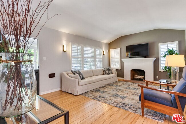 Foto del edificio - 10933 Ayres Ave