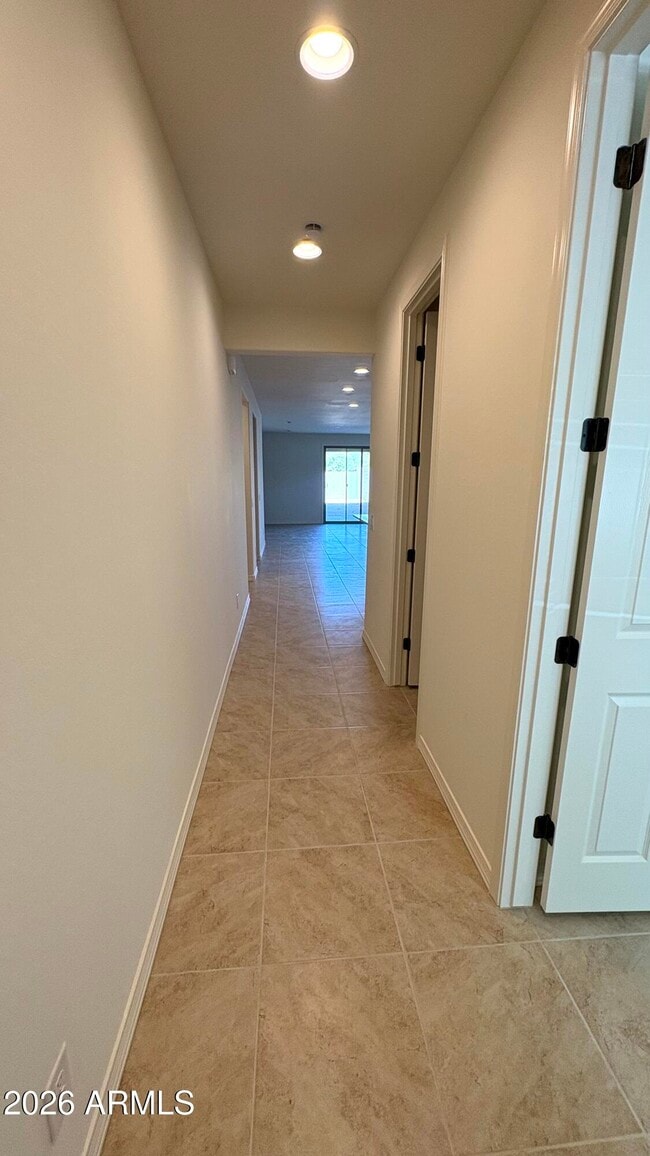 Building Photo - 5602 W Mauna Loa Ln