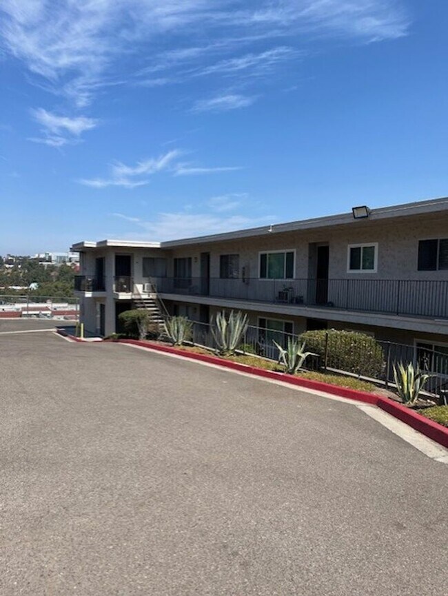 Building Photo - 8220 Vincetta Dr