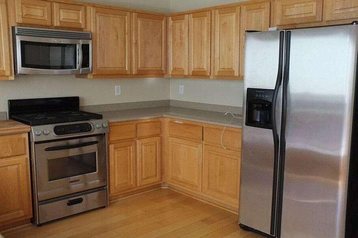 Foto del edificio - Beautifully Maintained 3-Bed Single-Story ...