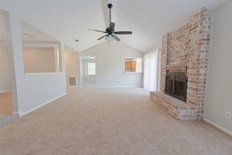Building Photo - 21310 Park Run Dr