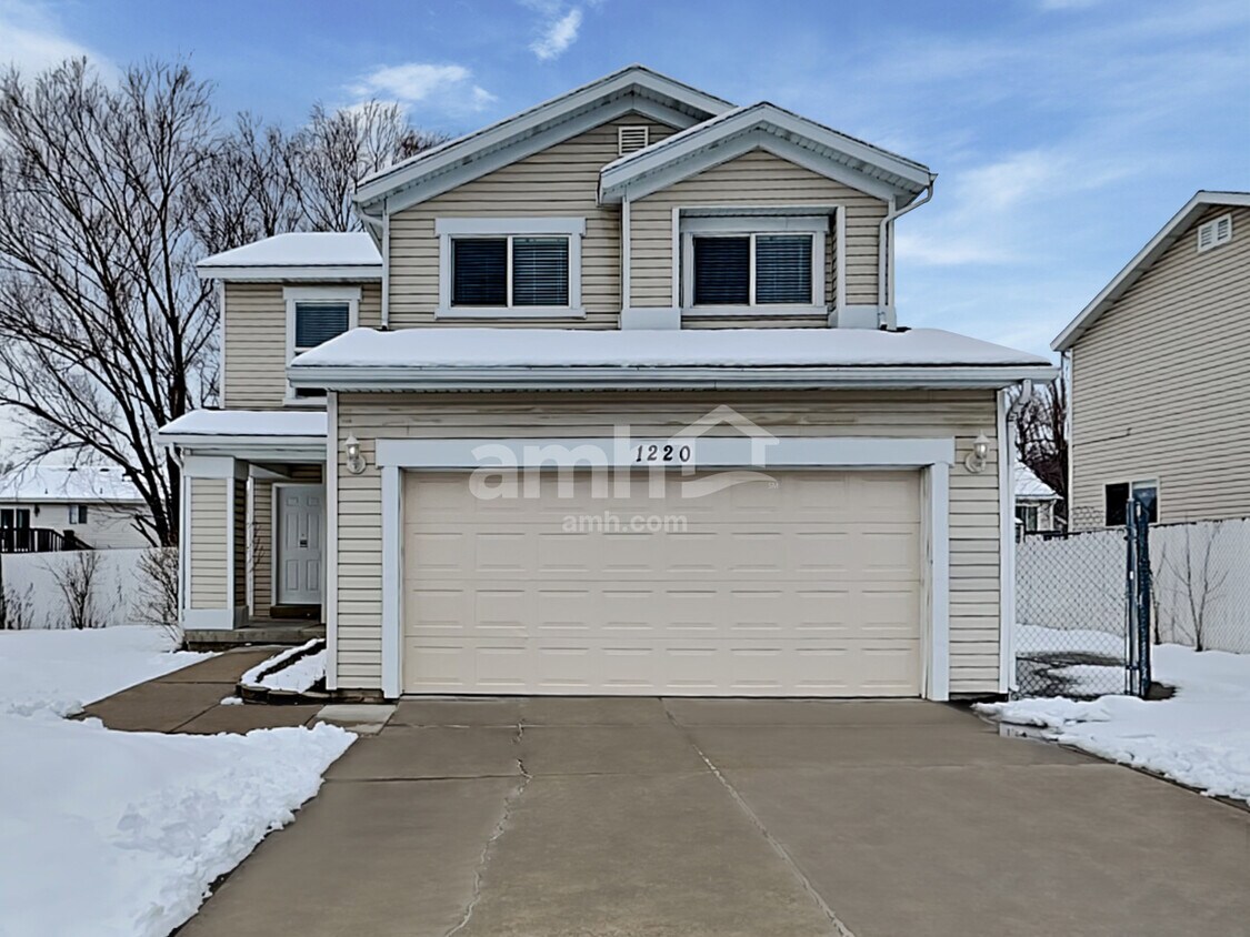 Primary Photo - 1220 Lewis Peak Dr