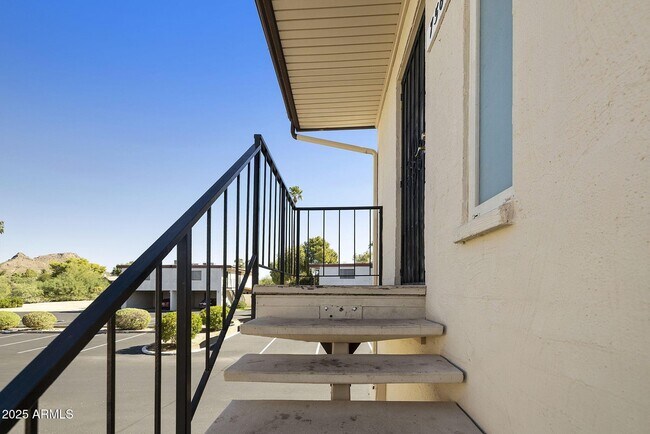 Foto del edificio - 756 Joan D Arc Ave