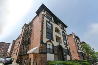 Building Photo - 1438 Meridian Pl NW