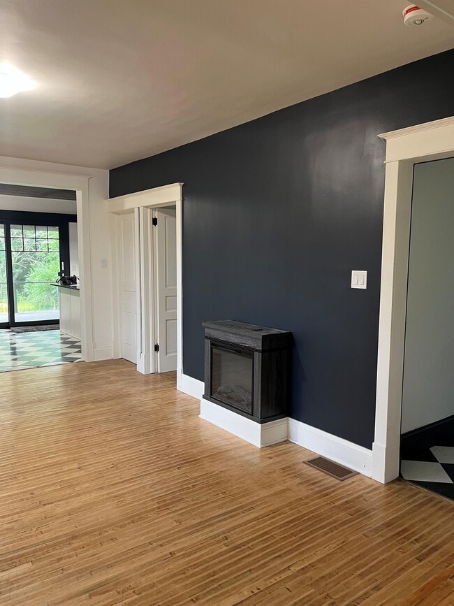 Building Photo - 193 Bruton St