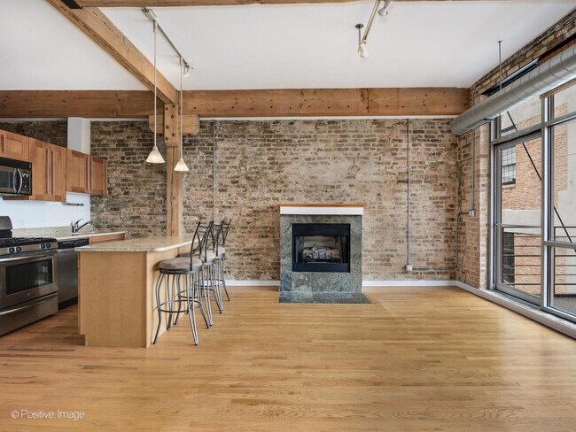 Foto del edificio - 1344 W Madison St