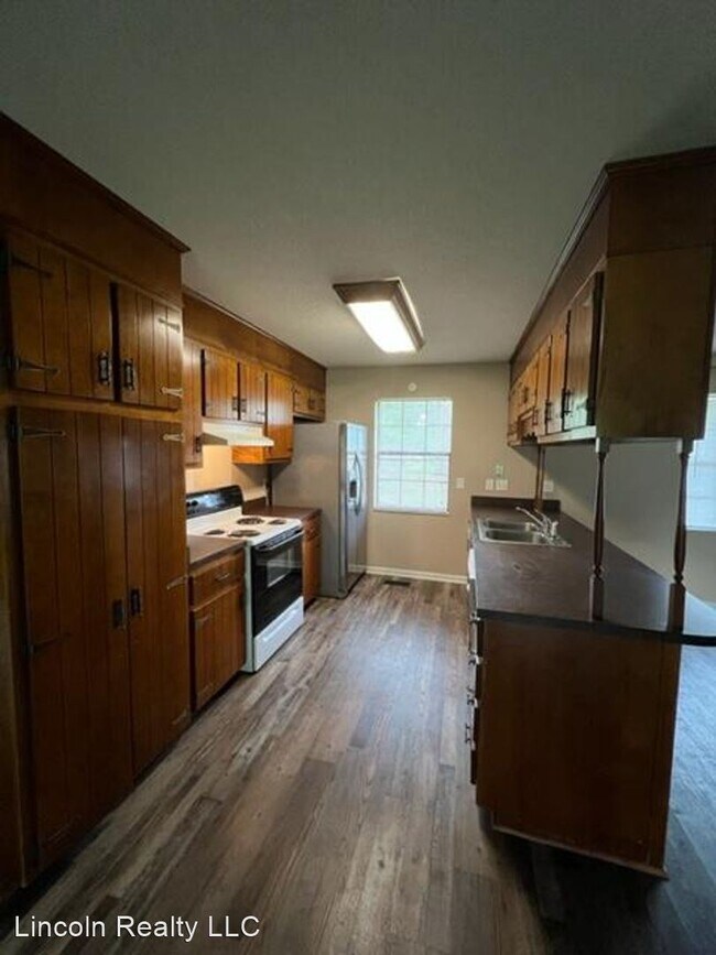 Building Photo - 3 br, 2 bath House - 5413 Francis Dr