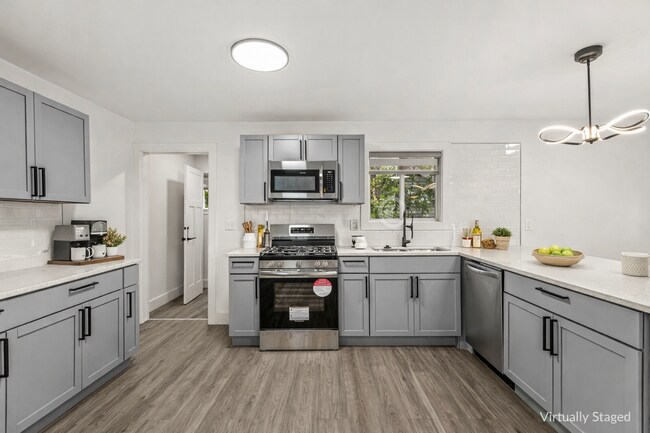 Foto del edificio - Stylish 3-Bed, 2-Bath Home Minutes from Downtown Indy!
