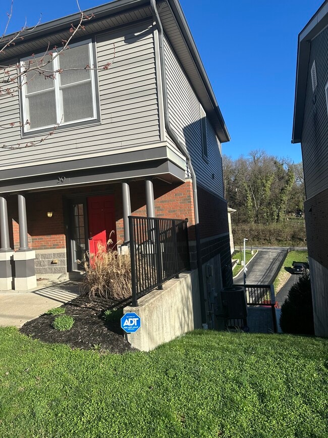 Building Photo - 39 19th St