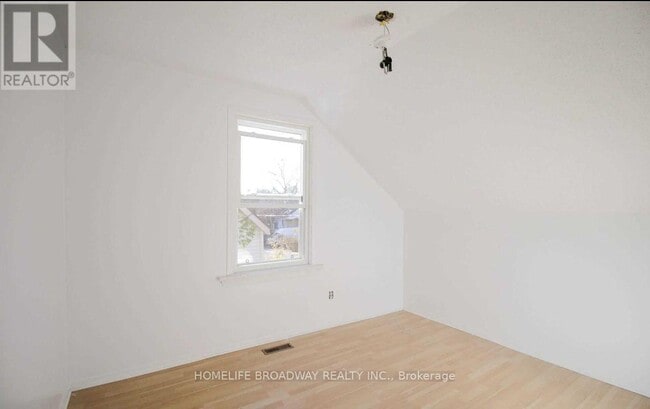 Building Photo - 1354 Caroline St