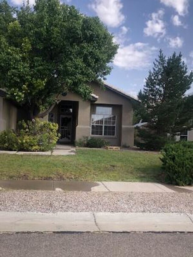 Primary Photo - NW 4 BR Home large yard/outdoor space