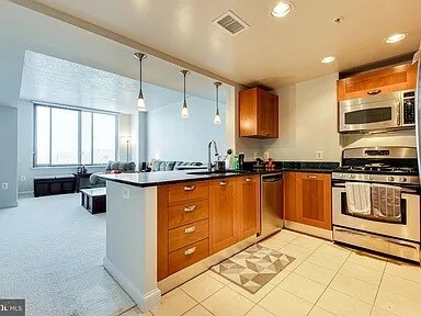 Foto del edificio - 2451 Midtown Ave