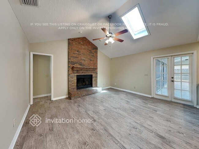 Foto del edificio - 3532 Finch Dr