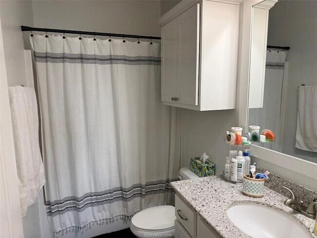 Foto del edificio - 3420 Summerway Dr