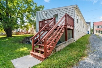 Building Photo - 149 Lumber St