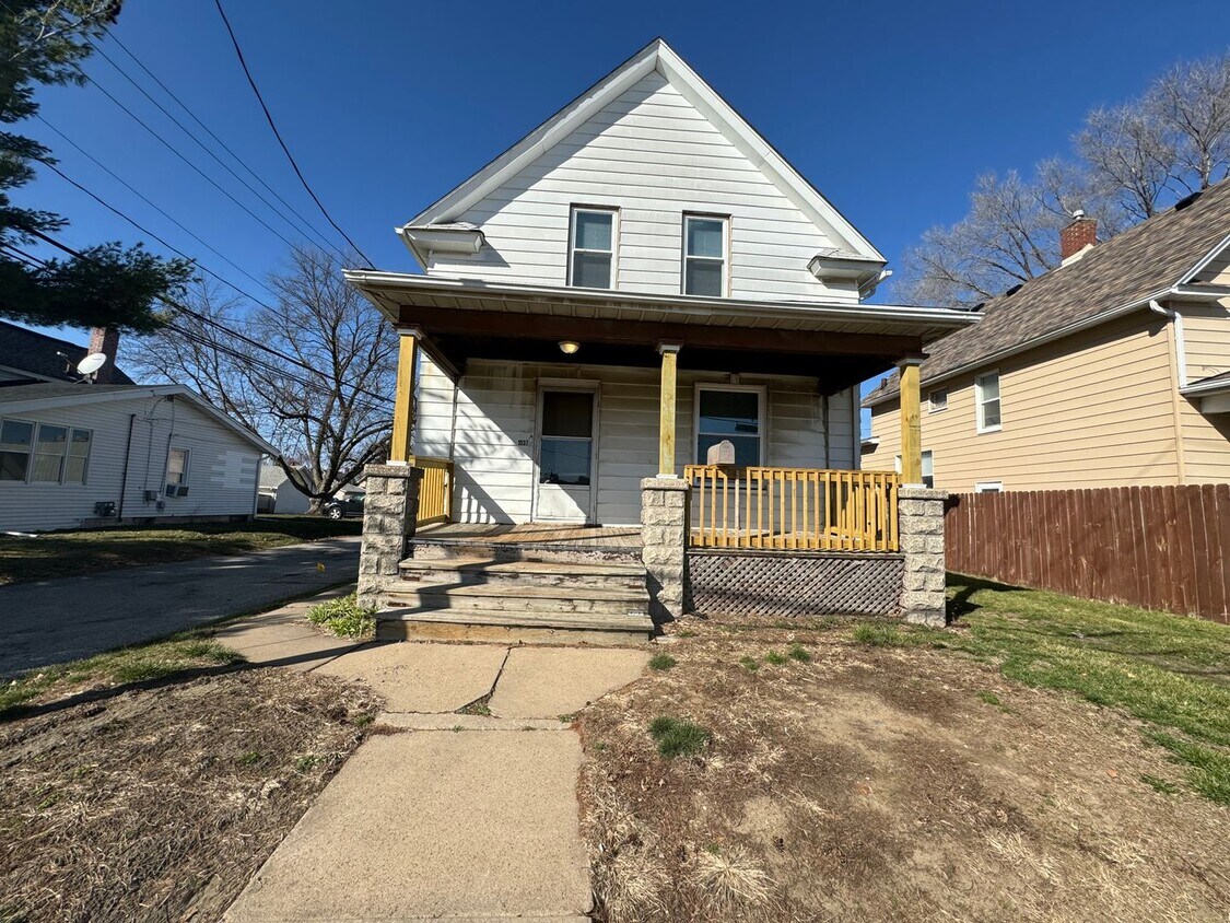 Primary Photo - New Moline Rental Ready Now