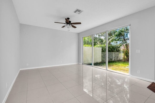 Building Photo - 264 Kensington Way, Royal Palm Beach, FL 3...