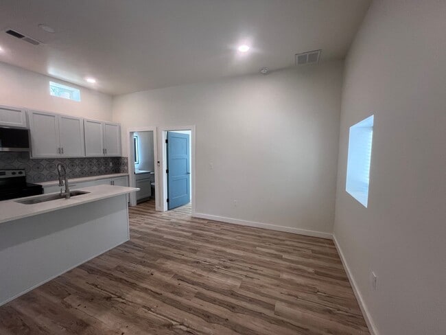 Building Photo - Coming soon! Just renovated! Stunning High...