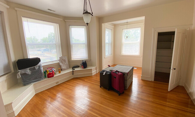 Breakfast Nook - 202 Lafayette St