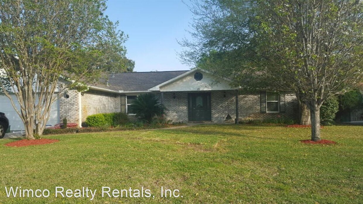 Primary Photo - 4 br, 3 bath House - 17 Neptune Dr