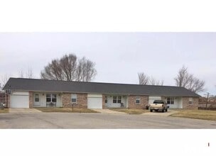 Building Photo - 605 Oakbrook Ave