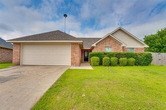 Building Photo - 2206 Kaitlyn Cir