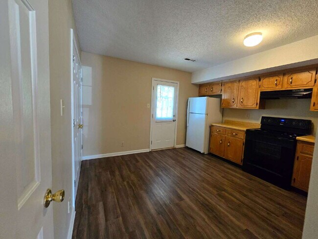 Foto del edificio - 113 Hickory Trace Rd