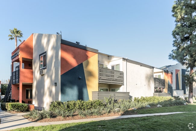 Building Photo - Horizon