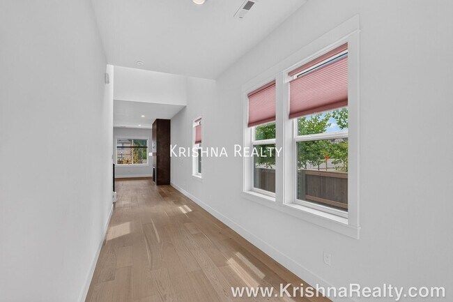 Building Photo - 7802 NW 156th Ter