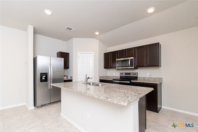 Building Photo - 1307 Iron Horse Dr