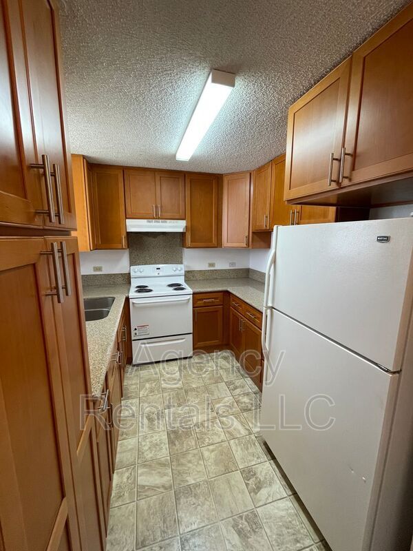 Building Photo - 1018 Lunalilo St