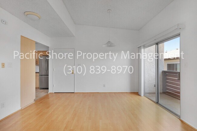 Foto del edificio - Charming Upper-Level One Bedroom with Priv...