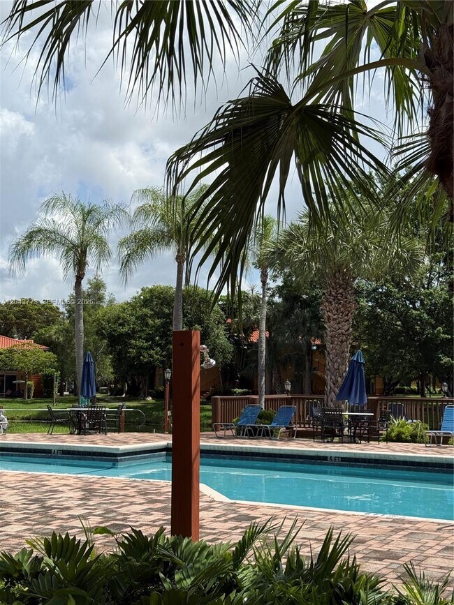 Foto del edificio - 10709 Cleary Blvd
