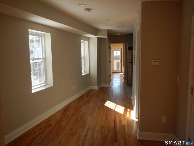 Foto del edificio - 412 Howe Ave
