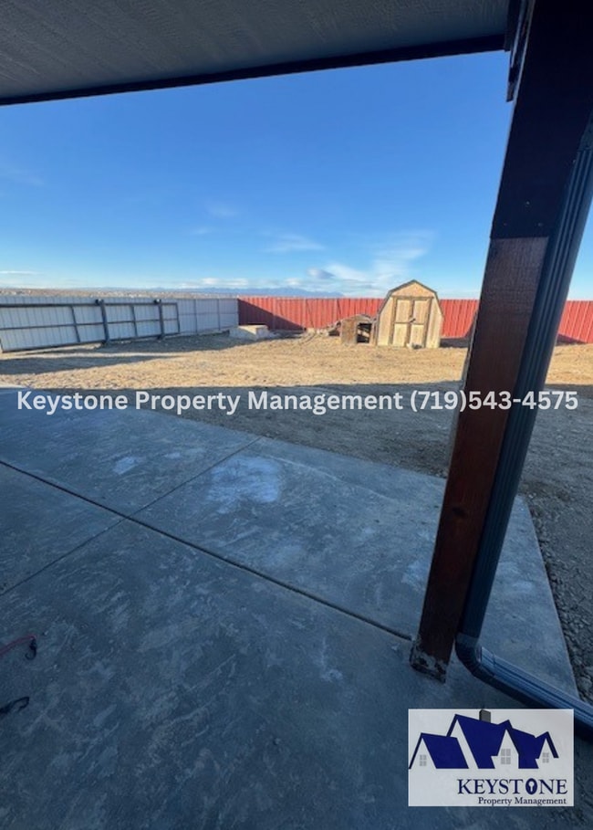 Building Photo - Horse Lover's Dream, Complete With Stable and Corral! 3 Bedroom/1 Bathroom Home $1400/$1400