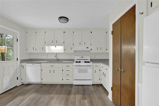 Building Photo - 2683 Ashworth Cir