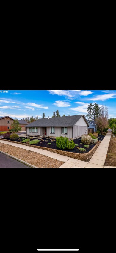 Foto principal - 3062 NW Kelly Hill Ct