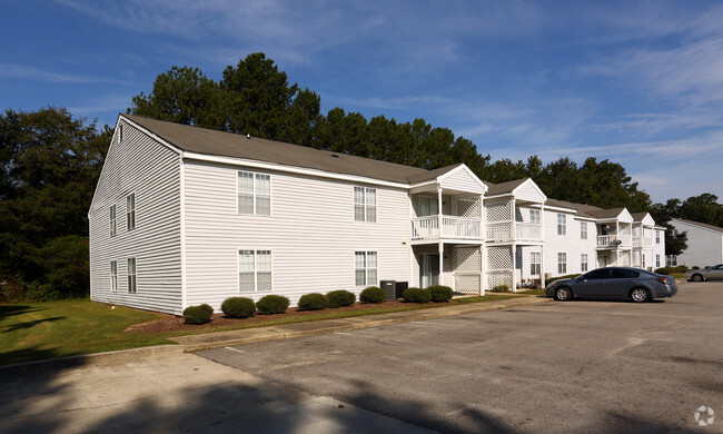 Building Photo - Four Oaks Apartments