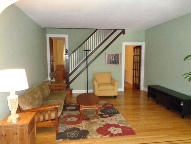 Building Photo - 310 Drew St